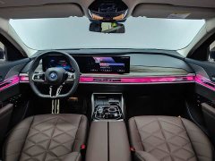 BMW i7 eDrive50L Leading M Sport Package - ფოტო 16