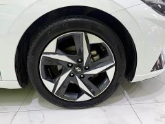 Hyundai Elantra 1.5L CVT Luxury - ფოტო 10