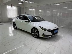 Hyundai Elantra 1.5L CVT Luxury - ფოტო 3