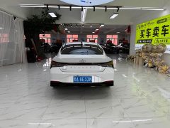 Hyundai Elantra 1.5L CVT Luxury - ფოტო 5