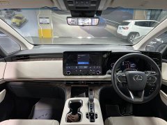 Lexus LM 2025 350h Four-Seat Version - ფოტო 19