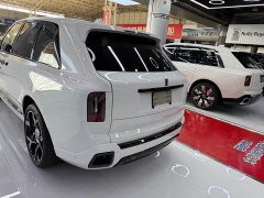 Rolls-Royce Cullinan Black Badge - ფოტო 17
