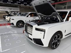 Rolls-Royce Cullinan 6.7T Black Badge - ფოტო 2