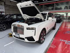 Rolls-Royce Cullinan 6.7T Automatic - ფოტო 13