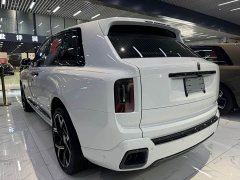 Rolls-Royce Cullinan Black Badge - ფოტო 10