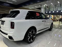 Rolls-Royce Cullinan Black Badge - ფოტო 11