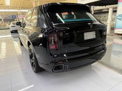 Rolls-Royce Cullinan Black Badge - ფოტო 16