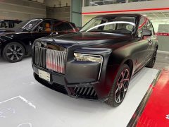 Rolls-Royce Cullinan Black Badge - ფოტო 1