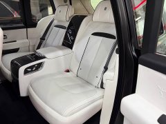 Rolls-Royce Cullinan Black Badge - ფოტო 10
