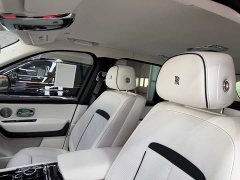 Rolls-Royce Cullinan Black Badge - ფოტო 7