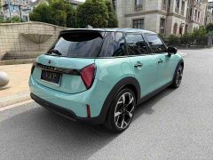 BMW MINI 2.0T COOPER S Artist 5-Door - ფოტო 4