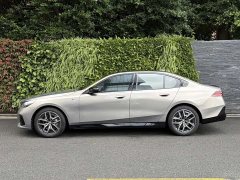 BMW 5 Series (Imported) 2024 525i M Sports Package - ფოტო 3