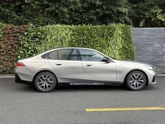 BMW 5 Series (Imported) 2024 525i M Sports Package - ფოტო 4