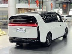 Li Auto MEGA Home Family Edition - ფოტო 9