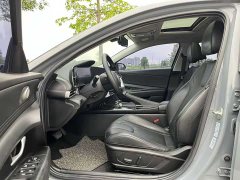 Hyundai Elantra 1.5L CVT GLX Elite - ფოტო 5