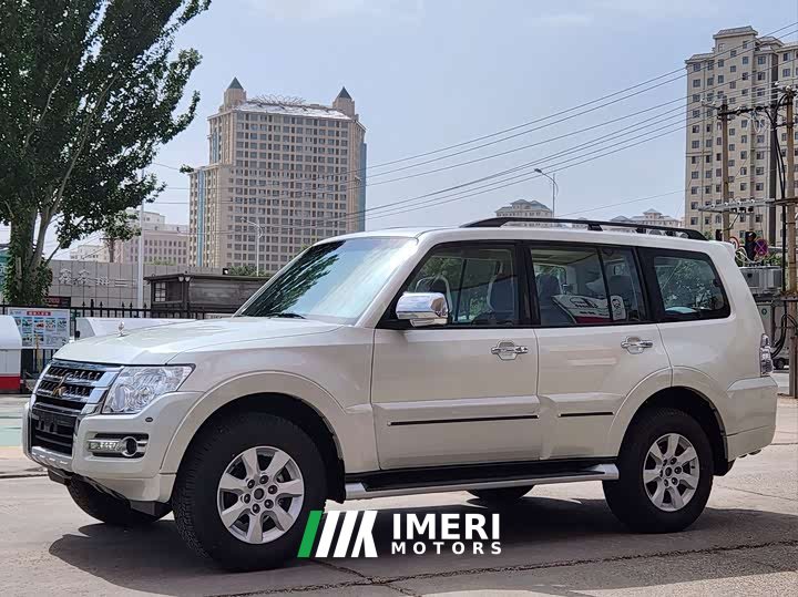 Mitsubishi (Imported) V93 3.0L Middle East Version - ავტომობილი ჩინეთიდან