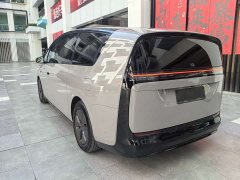 Li Auto MEGA Ultra Smart Refresh Edition - ფოტო 11