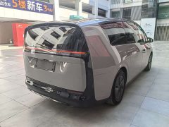 Li Auto MEGA Ultra Smart Refresh Edition - ფოტო 12