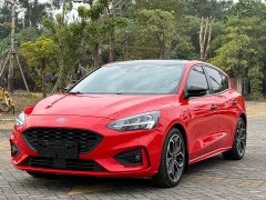 Ford Focus Hatchback EcoBoost 180 Automatic ST Line - ფოტო 1
