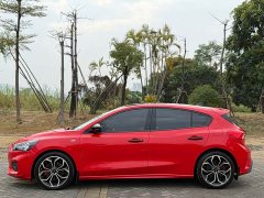 Ford Focus Hatchback EcoBoost 180 Automatic ST Line - ფოტო 13