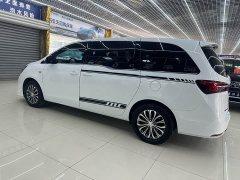 Buick GL8 Land Official Business Class 652T Comfort Edition - ფოტო 8