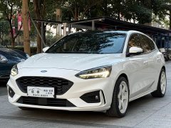 Ford Focus Hatchback EcoBoost 180 Automatic ST Line - ფოტო 1