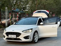 Ford Focus Hatchback EcoBoost 180 Automatic ST Line - ფოტო 20