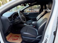 Ford Focus Hatchback EcoBoost 180 Automatic ST Line - ფოტო 4