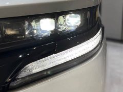 Toyota Vellfire Crown Hybrid 2.5L Ink Gold Executive Edition - ფოტო 14