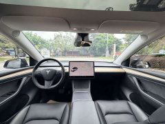 Tesla Model Y Standard Range RWD - ფოტო 11
