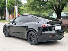 Tesla Model Y Standard Range RWD - ფოტო 17