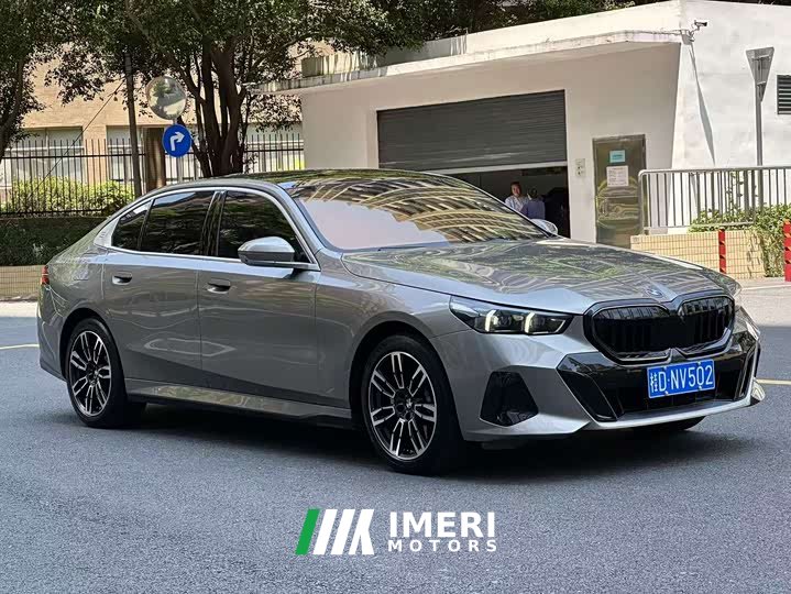 BMW 5 Series 530Li Premier M Sport Package - ავტომობილი ჩინეთიდან