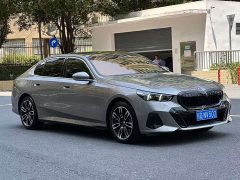 BMW 5 Series 530Li Premier M Sport Package - ფოტო 1