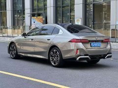 BMW 5 Series 530Li Premier M Sport Package - ფოტო 3