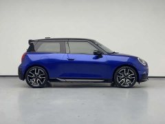 BMW 2024 Electric MINI COOPER 452km COOPER SE Racer - ფოტო 2