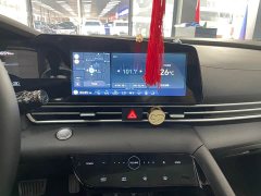 Hyundai Elantra 2022 1.5L CVT Luxury - ფოტო 10