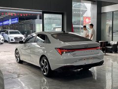 Hyundai Elantra 2022 1.5L CVT Luxury - ფოტო 15