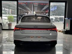 Hyundai Elantra 2022 1.5L CVT Luxury - ფოტო 16
