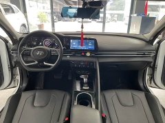Hyundai Elantra 2022 1.5L CVT Luxury - ფოტო 8