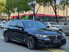 BMW 5 Series 525Li M Sport Package - ფოტო 1