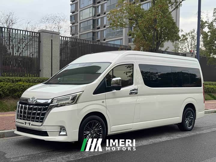 Toyota HIACE 3.5L V6 Automatic