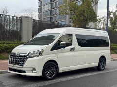 Toyota HIACE 3.5L V6 Automatic - ფოტო 1