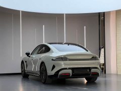 Xiaomi SU7 Rear-Wheel Drive Standard Edition - ფოტო 10