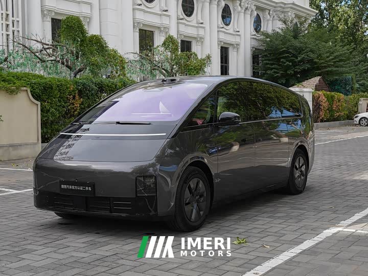 Li Auto MEGA Home Family Edition