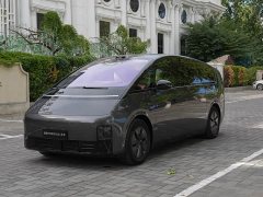Li Auto MEGA Home Family Edition - ფოტო 1