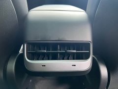 Tesla Model Y Long Range All-Wheel Drive - ფოტო 10