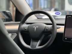 Tesla Model Y Long Range All-Wheel Drive - ფოტო 5