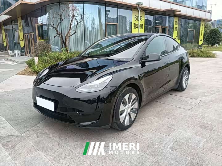 Tesla Model Y Facelift Rear-Wheel Drive