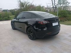 Tesla Model Y 2022 Facelift Rear-Wheel Drive - ფოტო 4