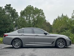 BMW 5 Series (Imported) 525i M Sport Package - ფოტო 4